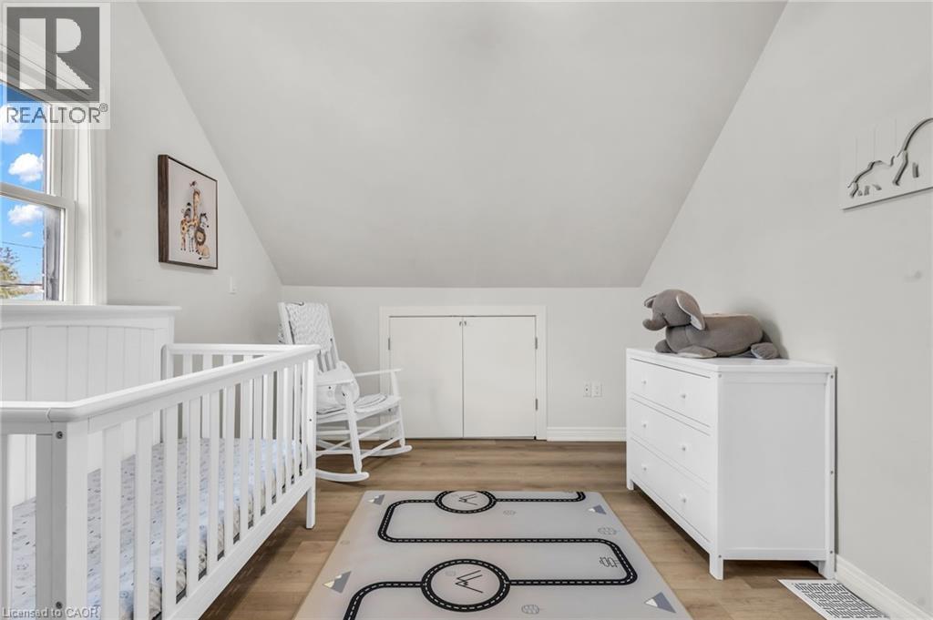 9 Dunbar Road S, Waterloo, ON - Indoor Photo Showing Bedroom