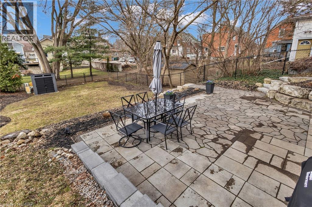 9 Dunbar Road S, Waterloo, ON - Outdoor