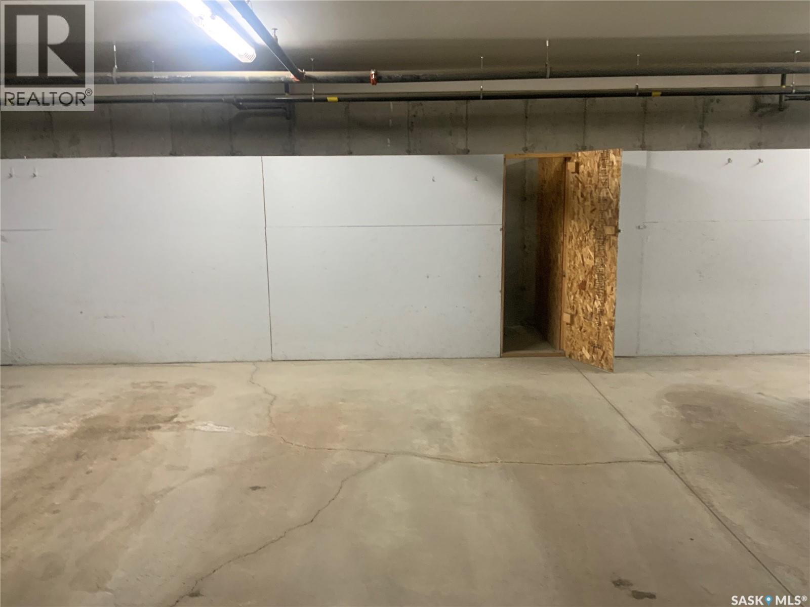 403 333 Nelson Road, Saskatoon, SK - Indoor Photo Showing Garage