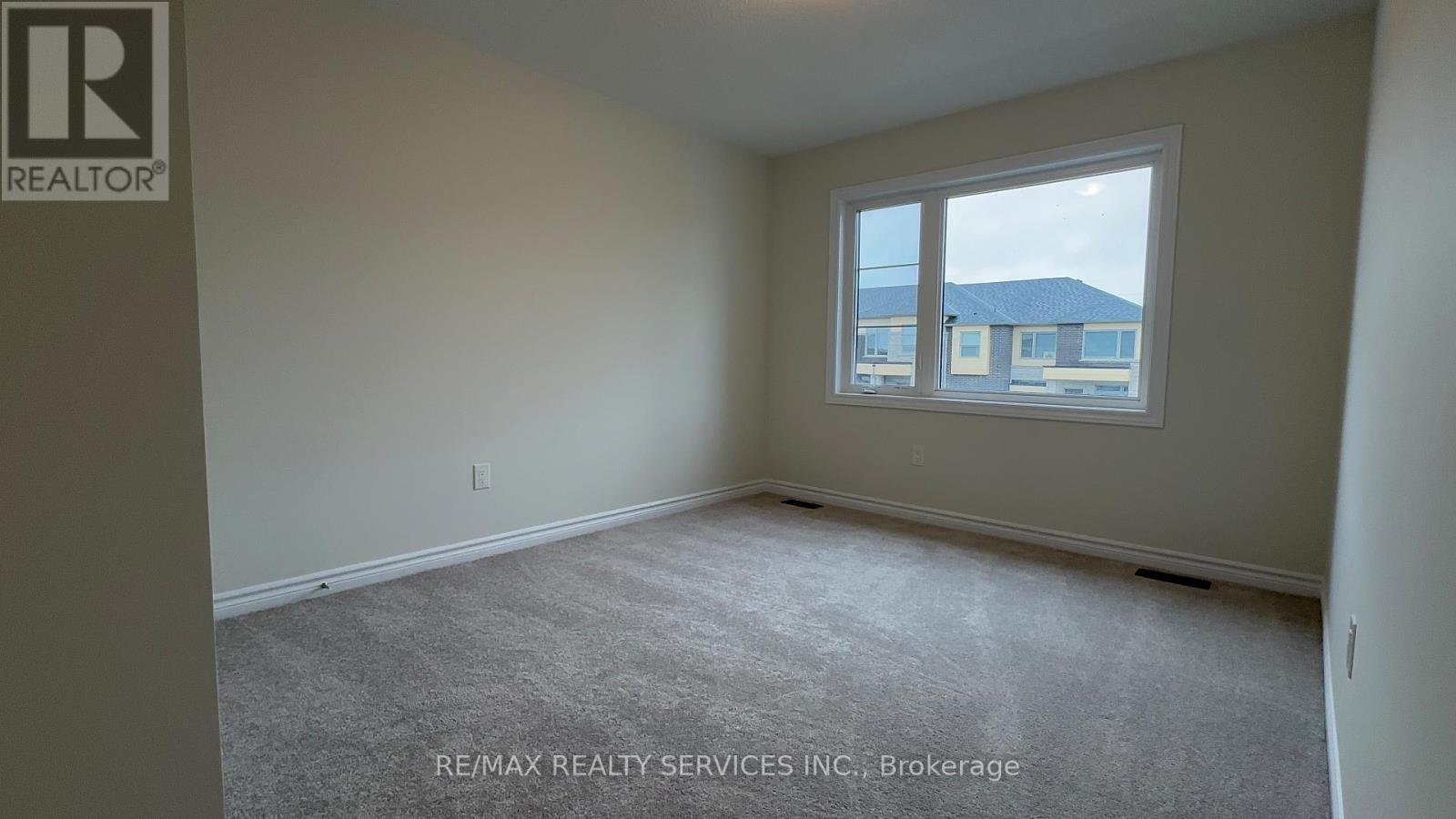 10 Molnar Crescent, Brant, ON - Indoor Photo Showing Other Room