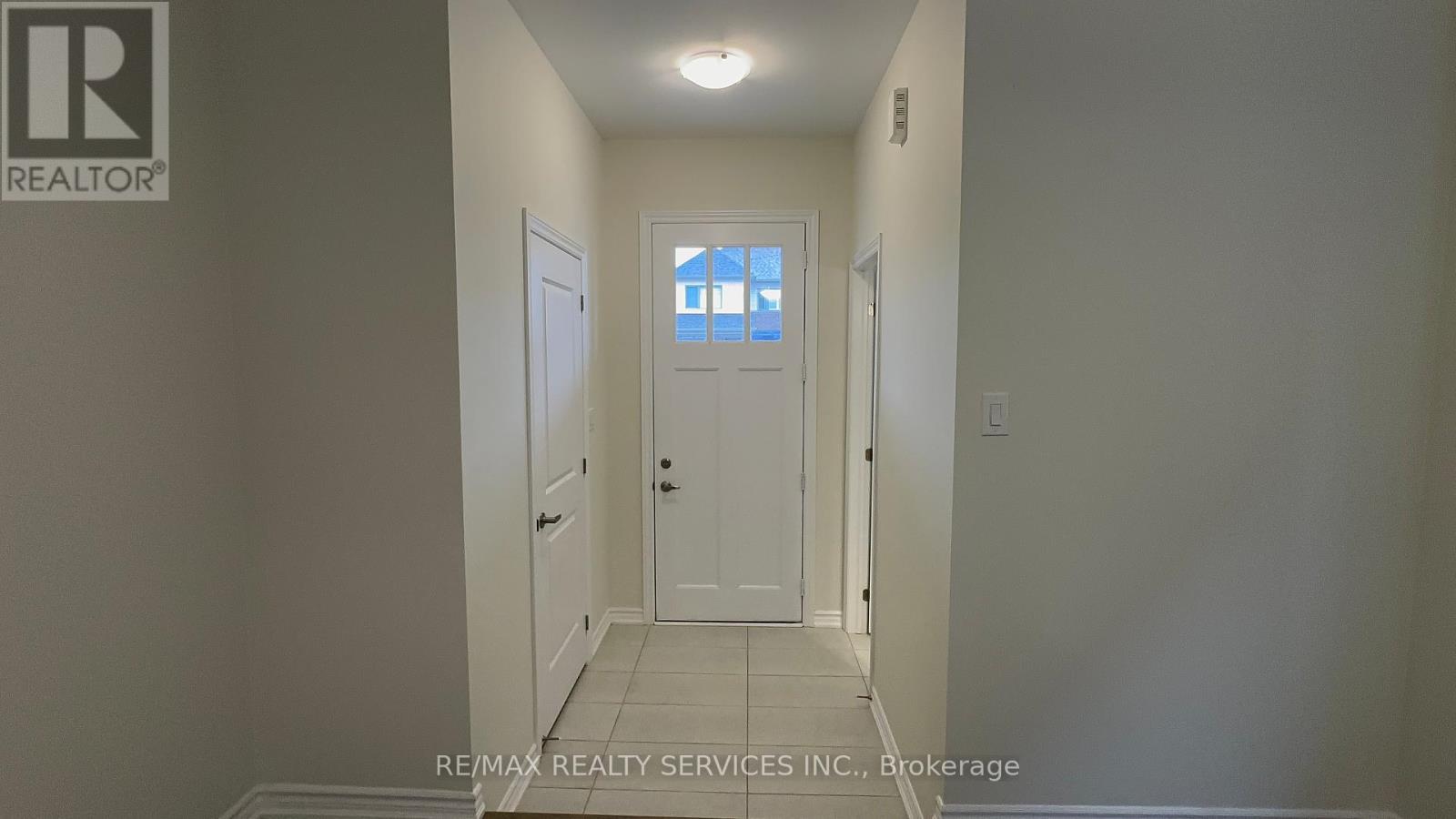 10 Molnar Crescent, Brant, ON - Indoor Photo Showing Other Room