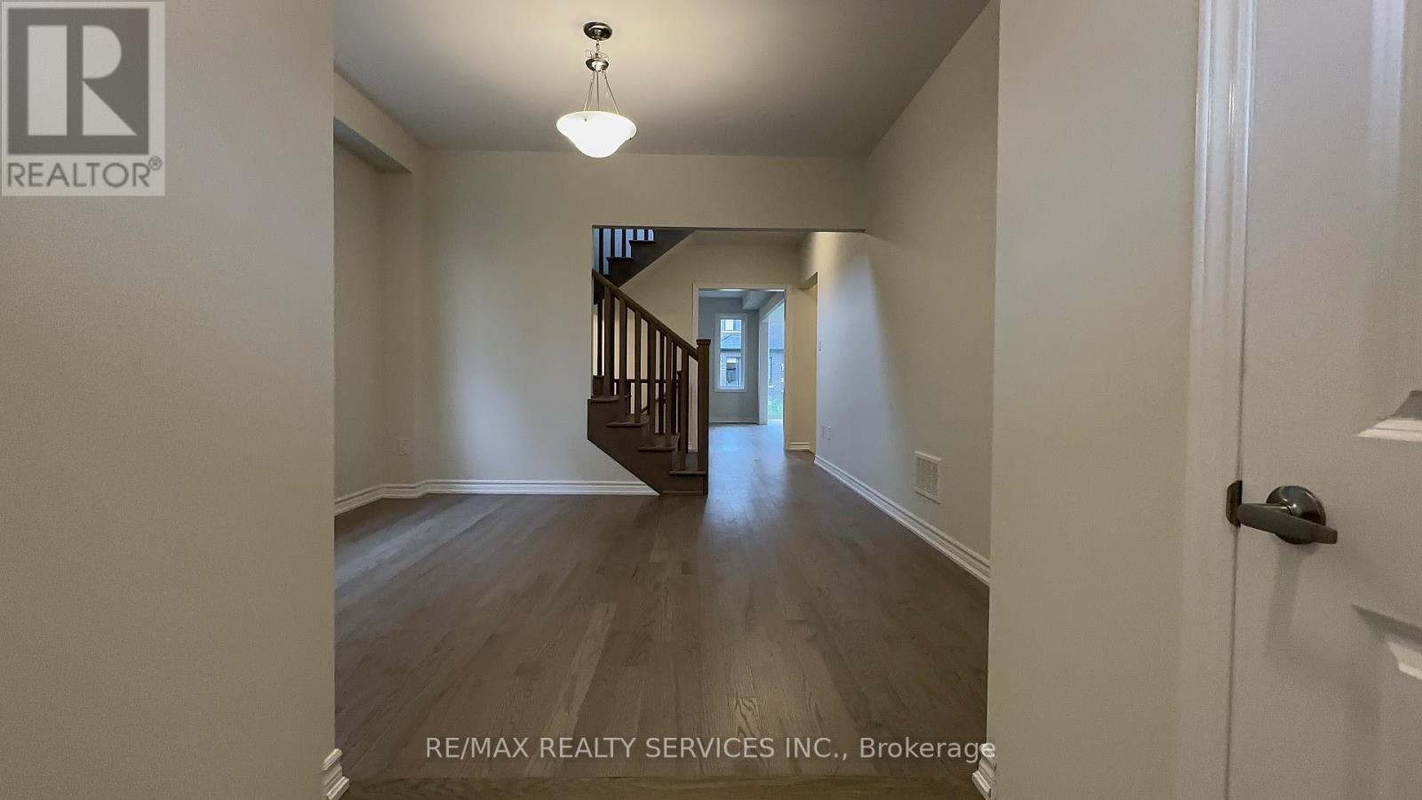 10 Molnar Crescent, Brant, ON - Indoor Photo Showing Other Room