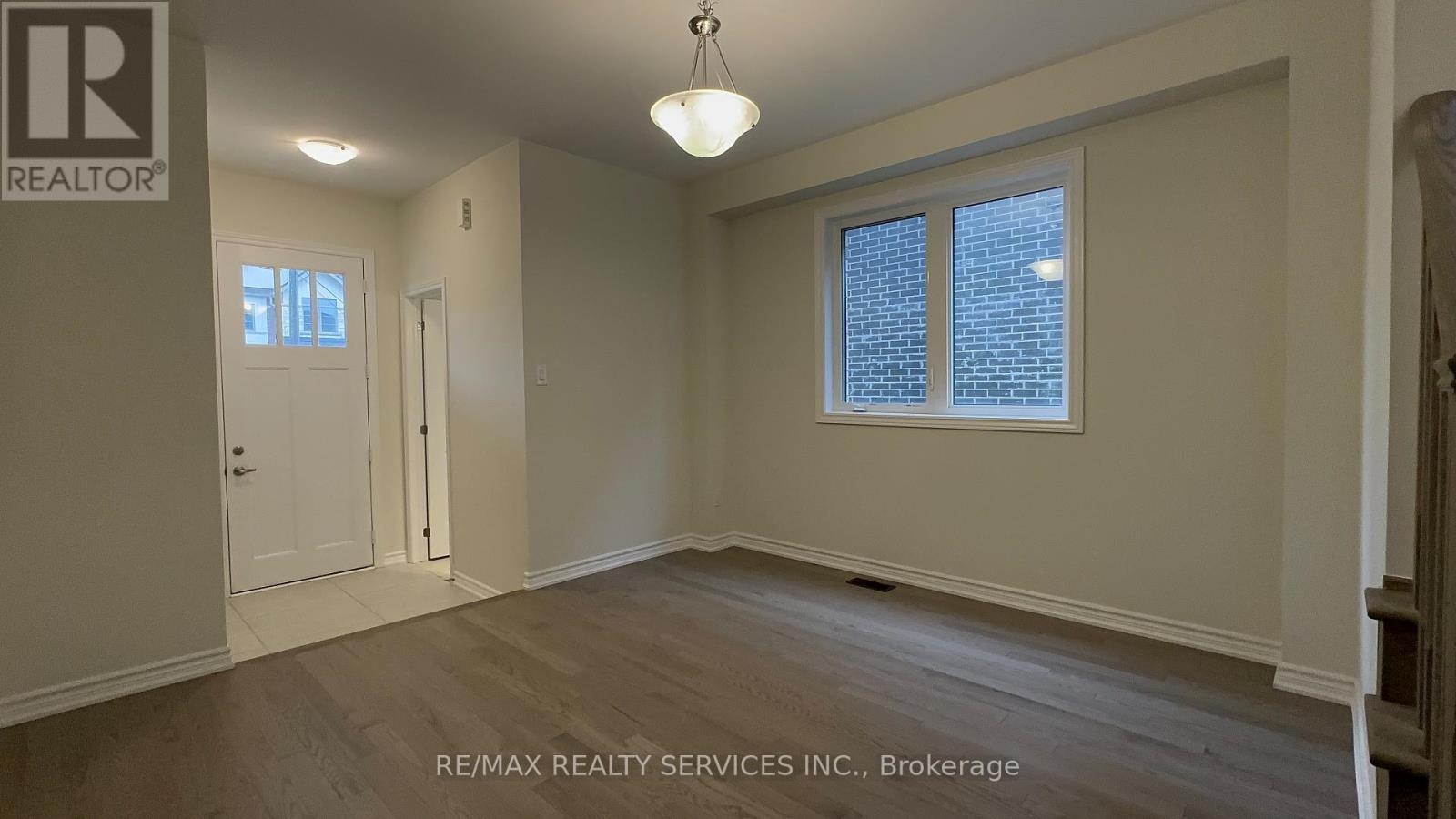 10 Molnar Crescent, Brant, ON - Indoor Photo Showing Other Room
