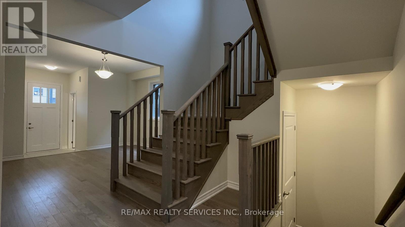 10 Molnar Crescent, Brant, ON - Indoor Photo Showing Other Room