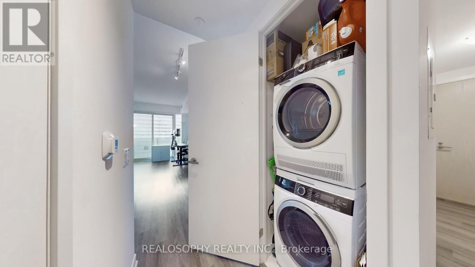4303 - 138 Downes Street, Toronto, ON - Indoor Photo Showing Laundry Room