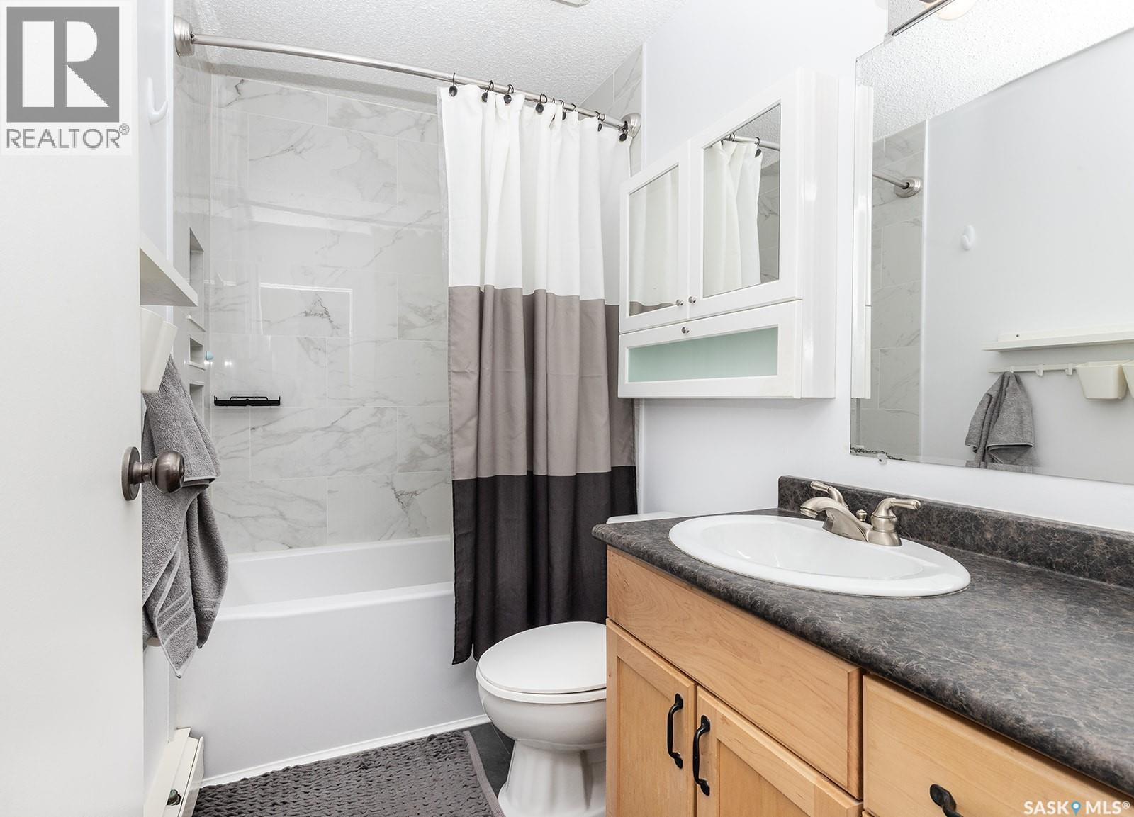 231 310 Stillwater Drive, Saskatoon, SK - Indoor Photo Showing Bathroom