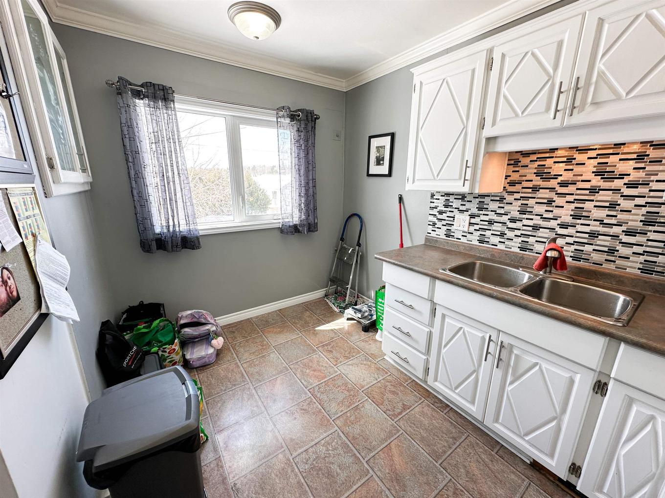6 Pine Crescent, Red Lake, ON - Indoor Photo Showing Kitchen With Double Sink