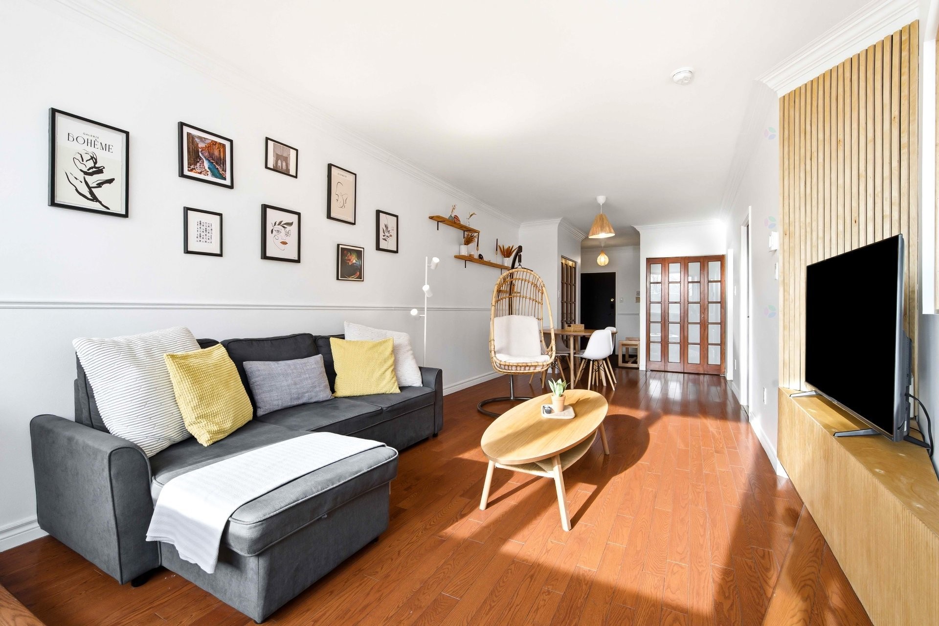Salon - 204-6339 Rue St-Hubert, Montréal (Rosemont/La Petite-Patrie), QC - Indoor Photo Showing Living Room