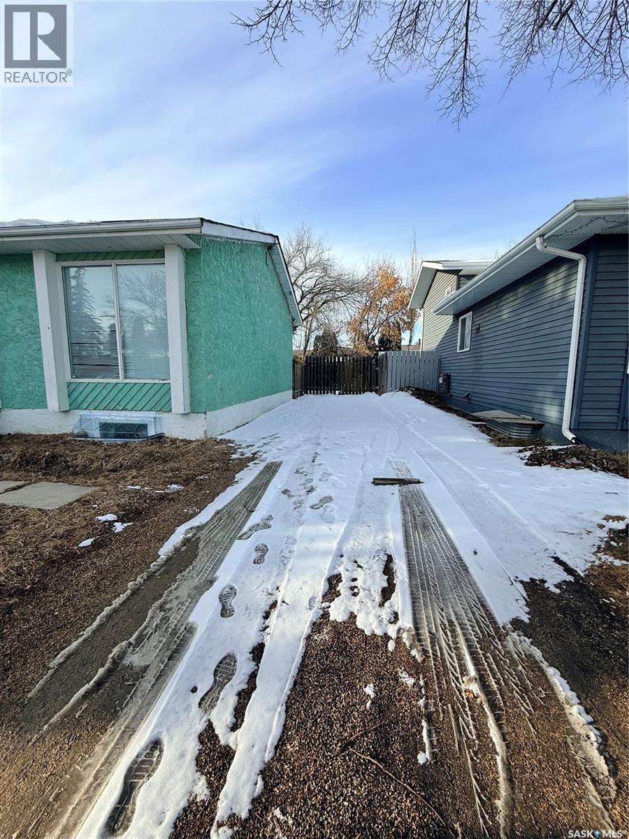 3214 33Rd Street W, Saskatoon, SK - Outdoor