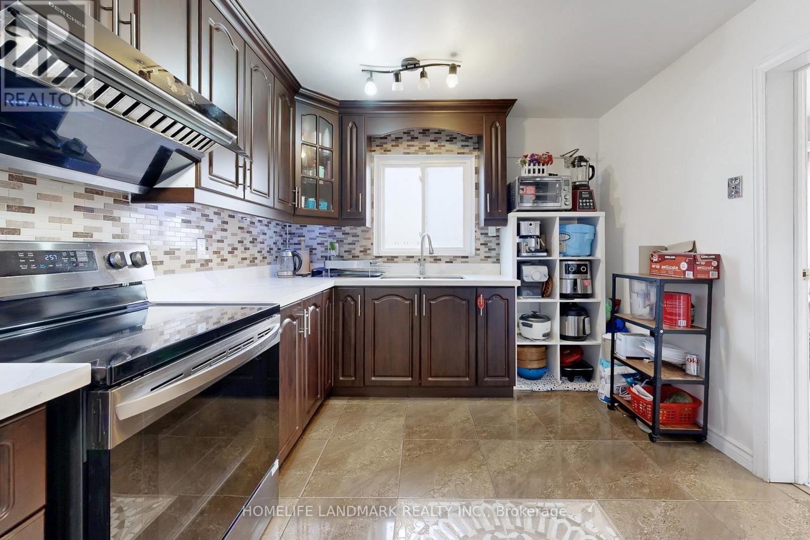 75 Dragoon Crescent, Toronto, ON - Indoor Photo Showing Kitchen With Upgraded Kitchen