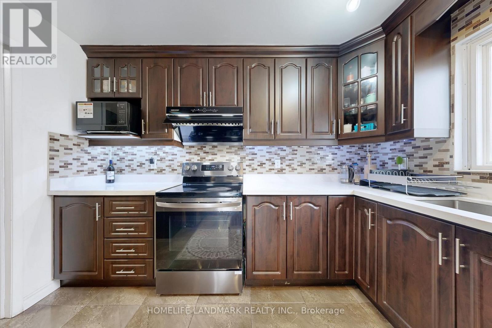 75 Dragoon Crescent, Toronto, ON - Indoor Photo Showing Kitchen With Upgraded Kitchen