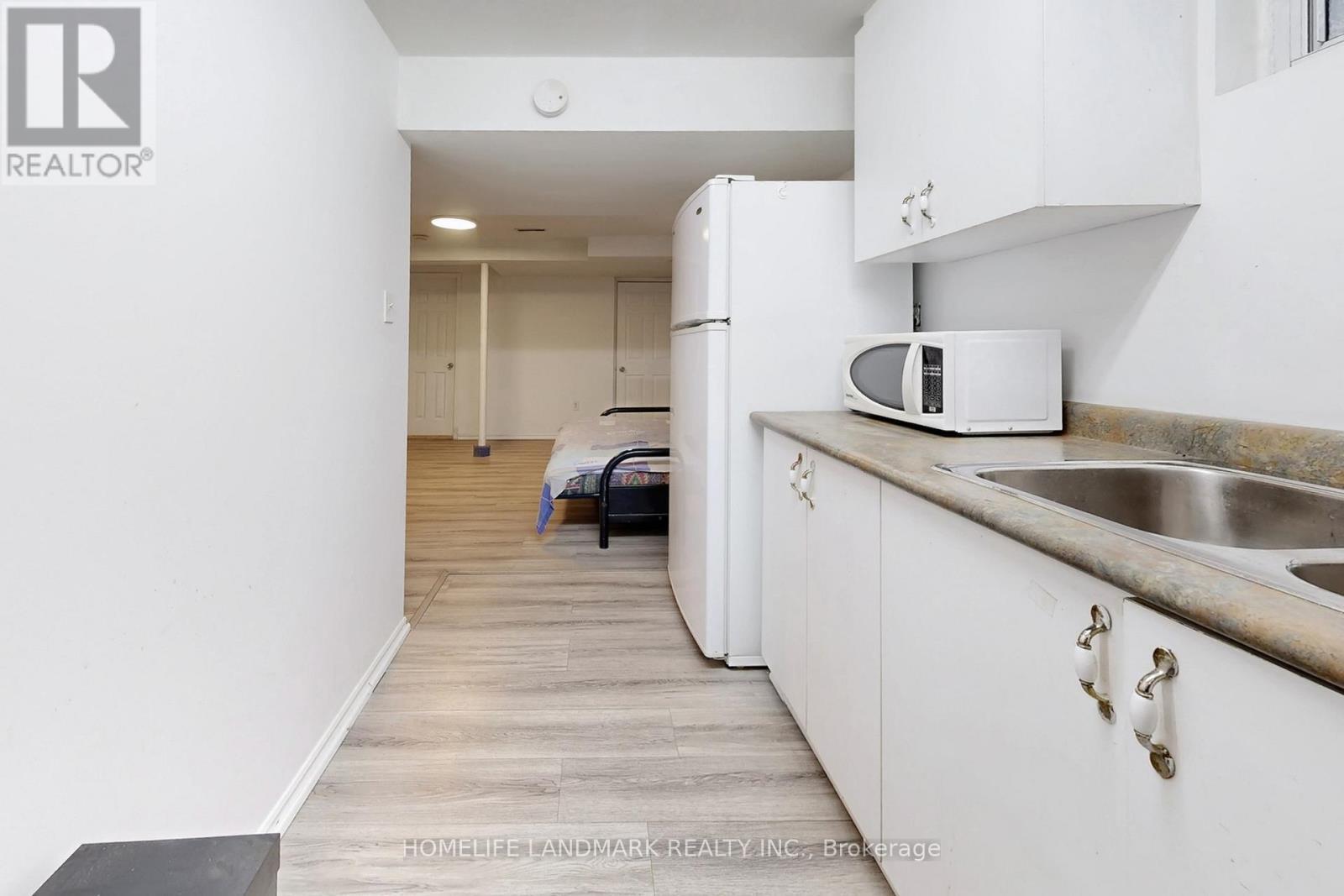 75 Dragoon Crescent, Toronto, ON - Indoor Photo Showing Kitchen