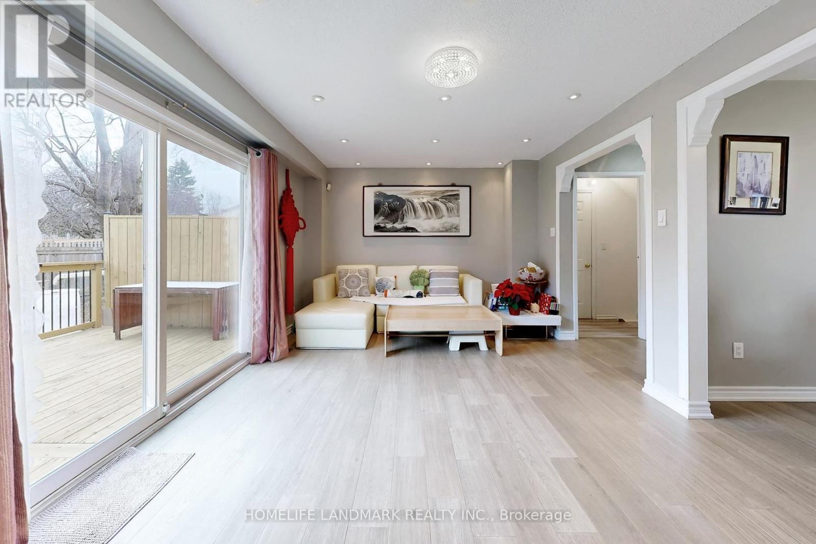 75 Dragoon Crescent, Toronto, ON - Indoor Photo Showing Other Room