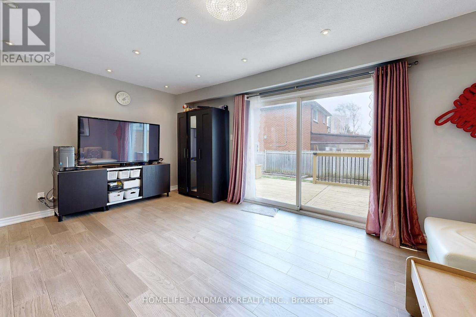 75 Dragoon Crescent, Toronto, ON - Indoor