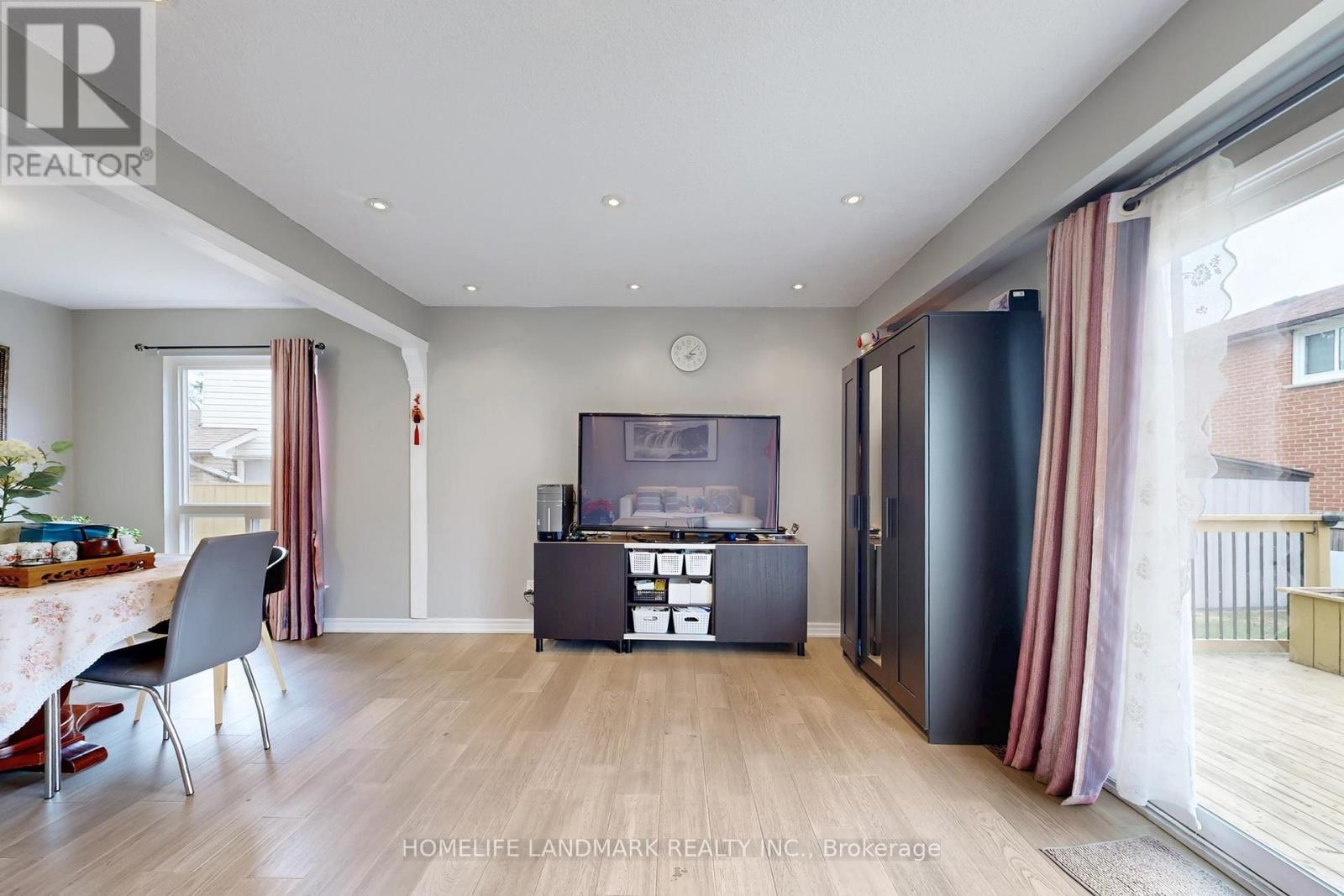 75 Dragoon Crescent, Toronto, ON - Indoor Photo Showing Dining Room