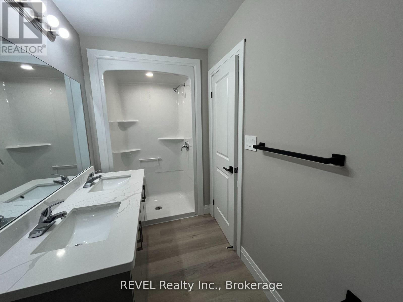 16 Keystone Trail, Welland (Lincoln/Crowland), ON - Indoor