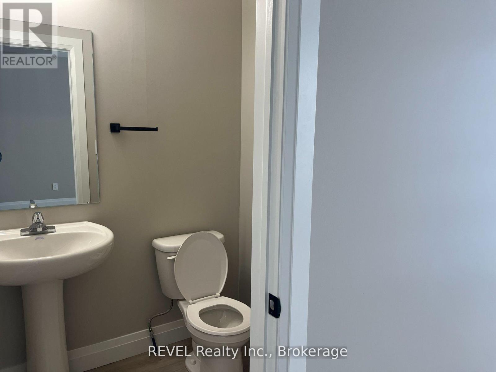 16 Keystone Trail, Welland (Lincoln/Crowland), ON - Indoor Photo Showing Bathroom