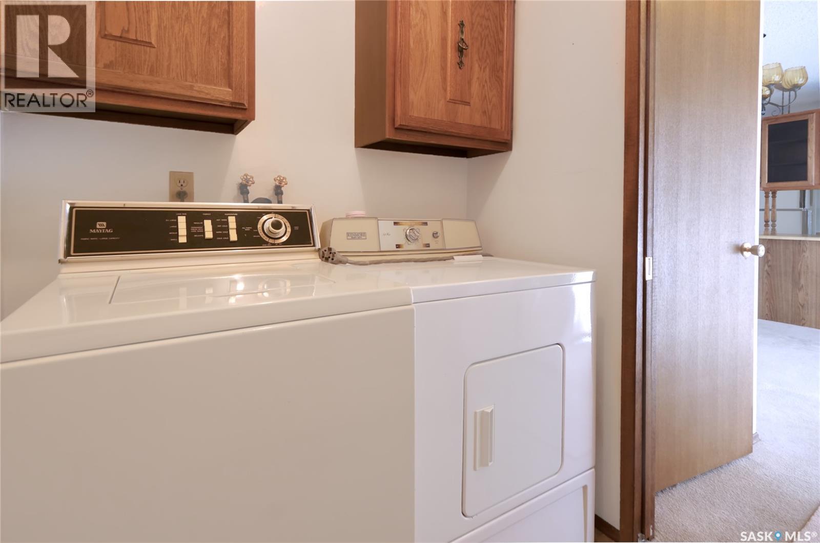 1008 Parklane Drive, Assiniboia, SK - Indoor Photo Showing Laundry Room