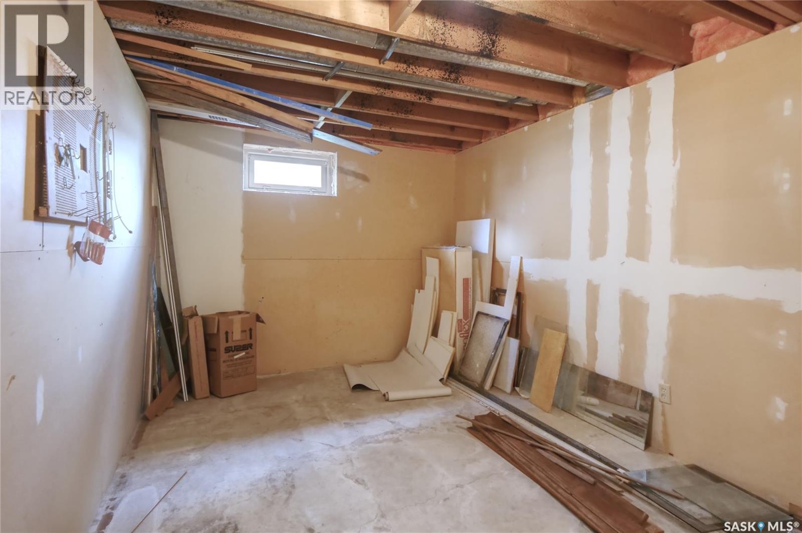 1008 Parklane Drive, Assiniboia, SK - Indoor Photo Showing Basement