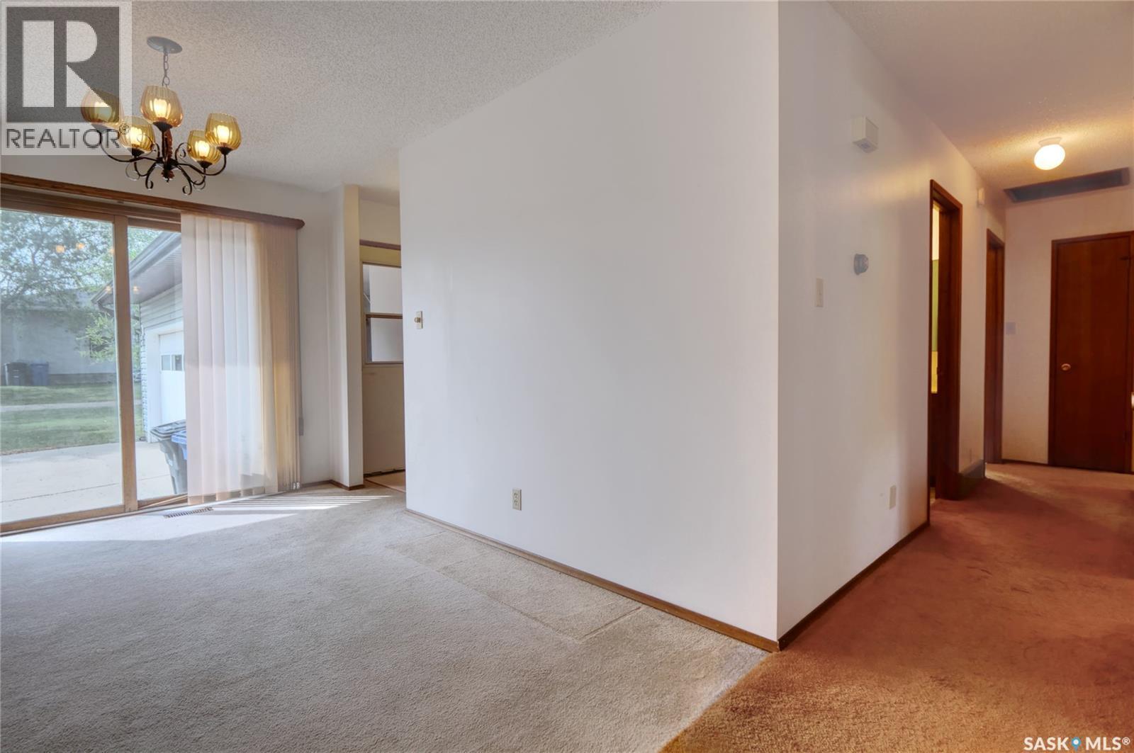 1008 Parklane Drive, Assiniboia, SK - Indoor Photo Showing Other Room