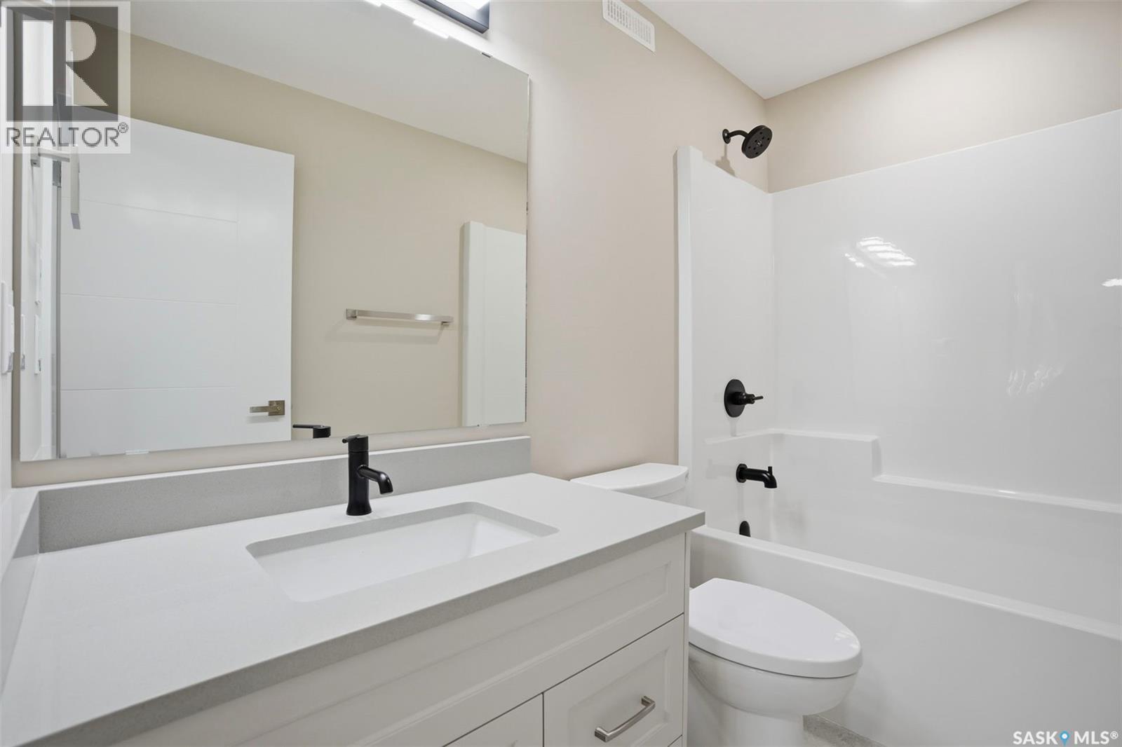 435 Sharma Crescent, Saskatoon, SK - Indoor Photo Showing Bathroom