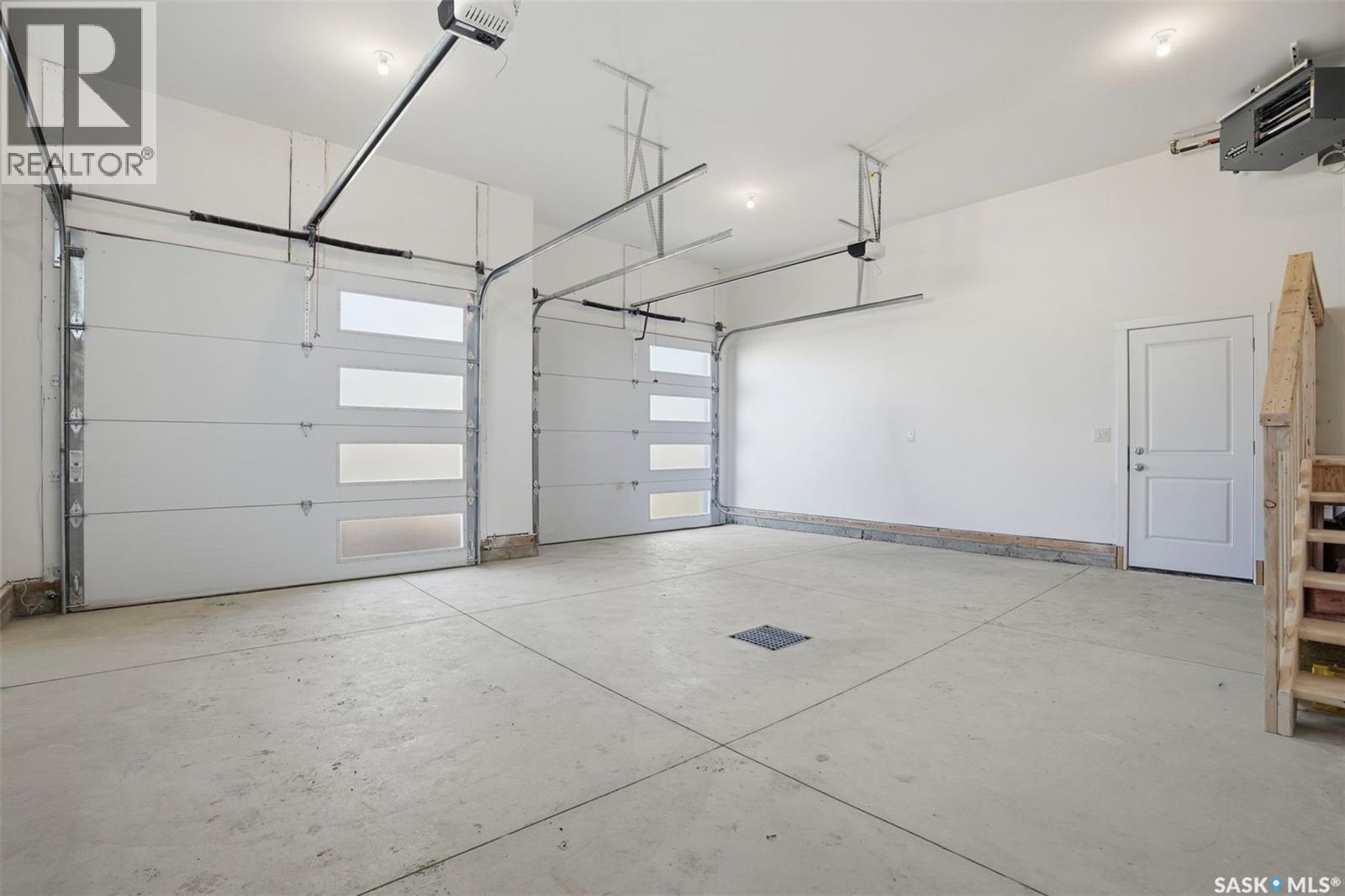 435 Sharma Crescent, Saskatoon, SK - Indoor Photo Showing Garage