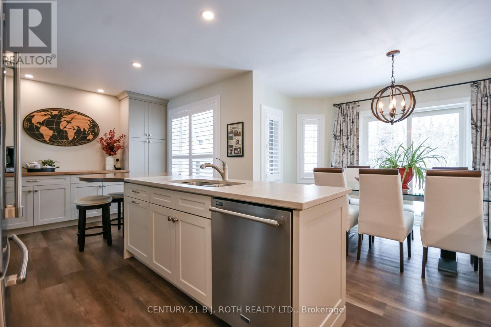 You will love spending time in this space!!! - 91 Benson Drive, Barrie, ON - Indoor