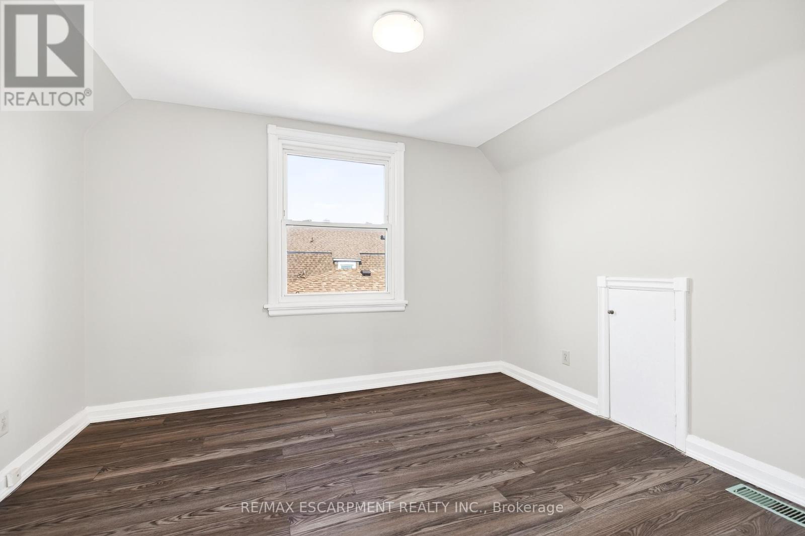 269 Queensdale Avenue E, Hamilton, ON - Indoor Photo Showing Other Room