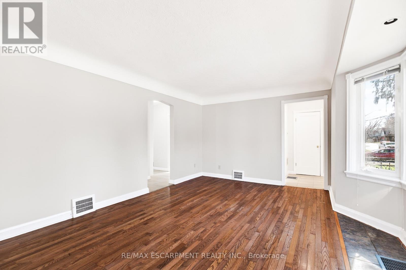 269 Queensdale Avenue E, Hamilton, ON - Indoor Photo Showing Other Room