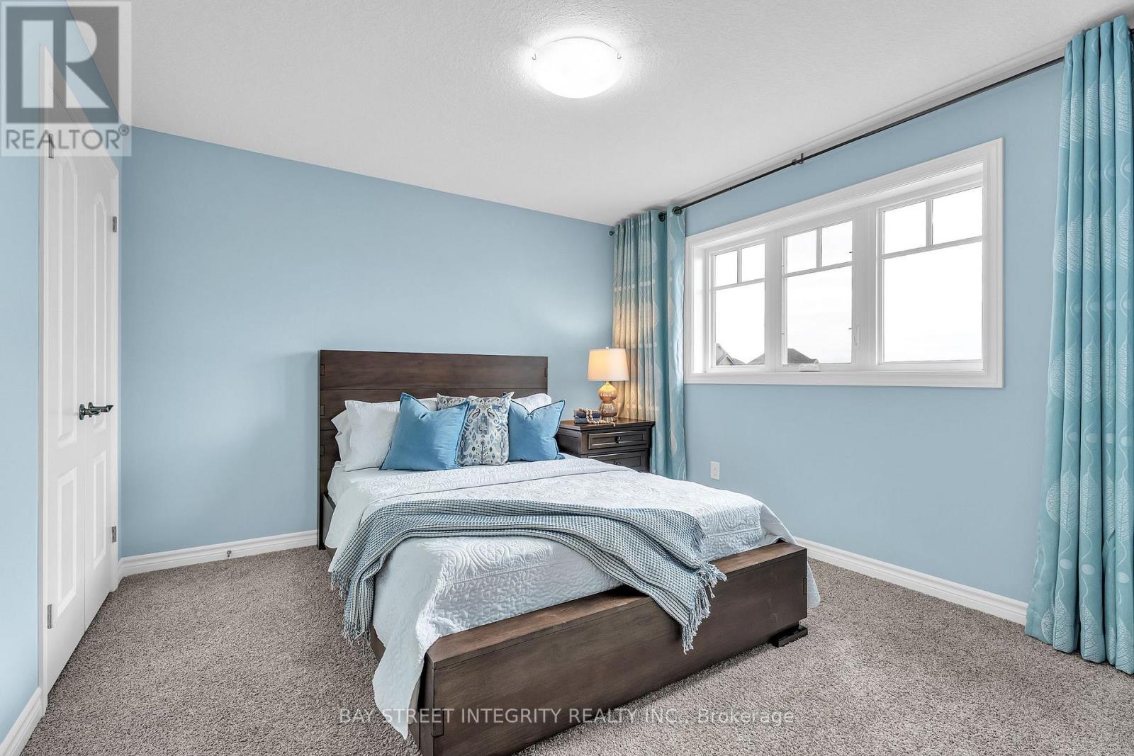 566 Bradwell Chase, London North, ON - Indoor Photo Showing Bedroom