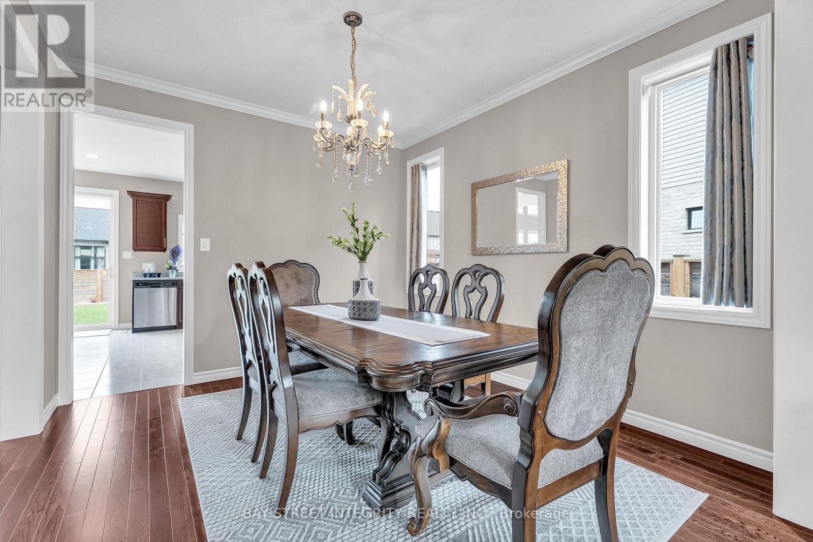 566 Bradwell Chase, London North, ON - Indoor Photo Showing Dining Room
