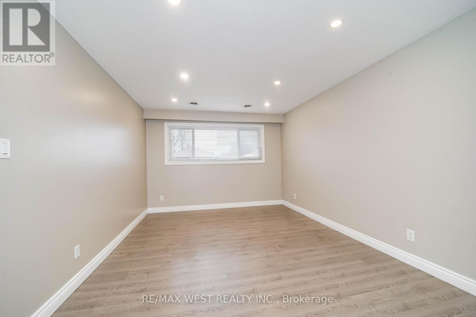361 Dwight Avenue, Oshawa, ON - Indoor Photo Showing Other Room