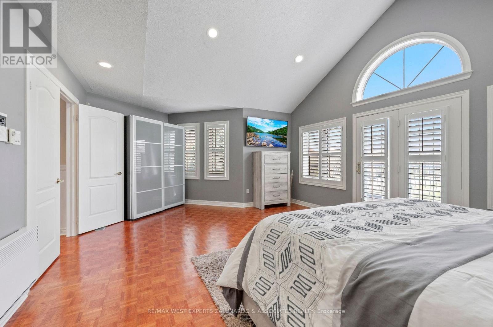 1 Lanterna Crescent, Vaughan, ON - Indoor Photo Showing Bedroom