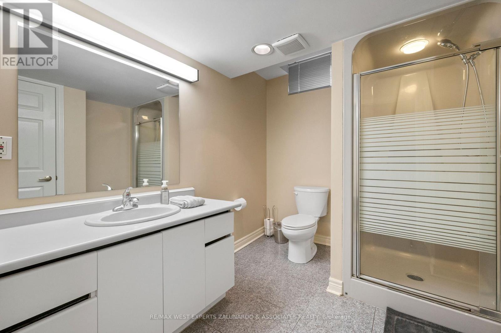 1 Lanterna Crescent, Vaughan, ON - Indoor Photo Showing Bathroom