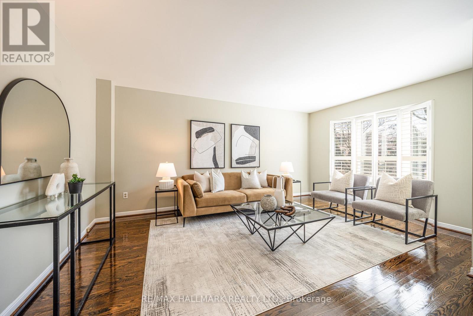 85 Colvin Crescent, Vaughan, ON - Indoor Photo Showing Living Room