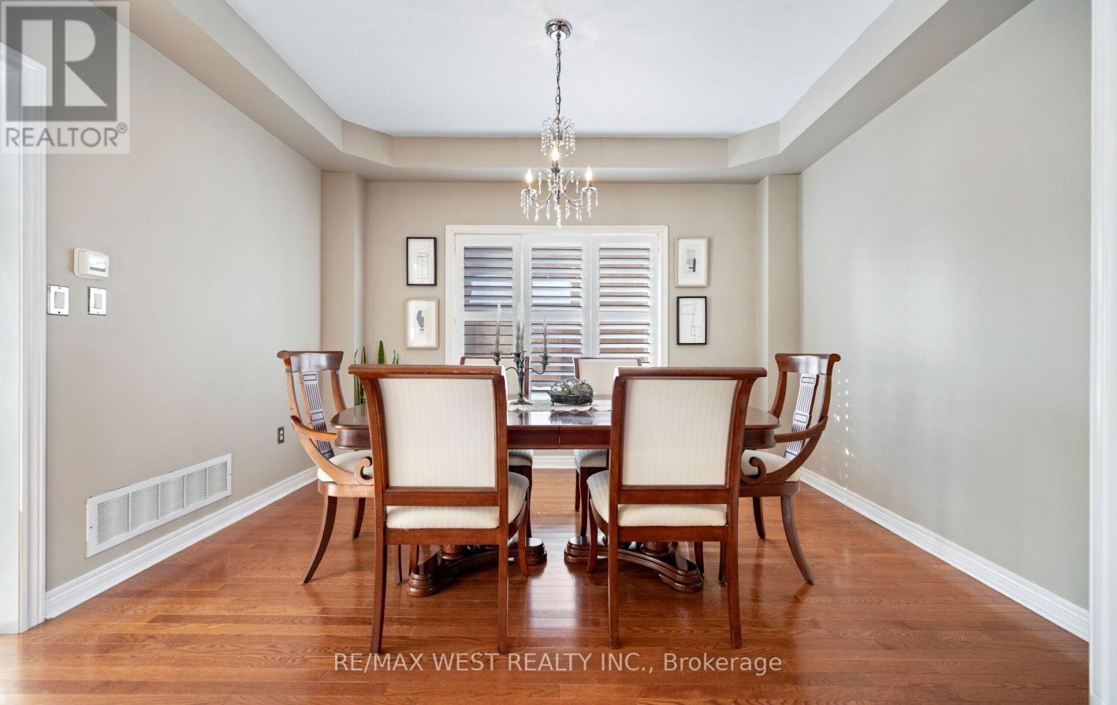 3374 Artesian Drive, Mississauga, ON - Indoor Photo Showing Dining Room