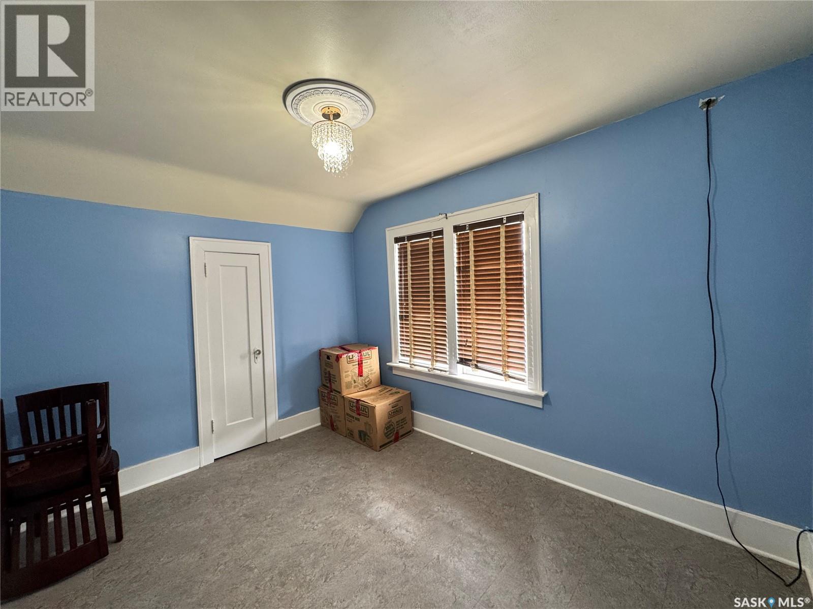 2416 14Th Avenue, Regina, SK