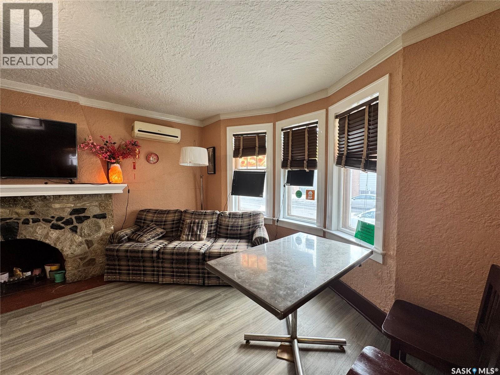 2416 14Th Avenue, Regina, SK