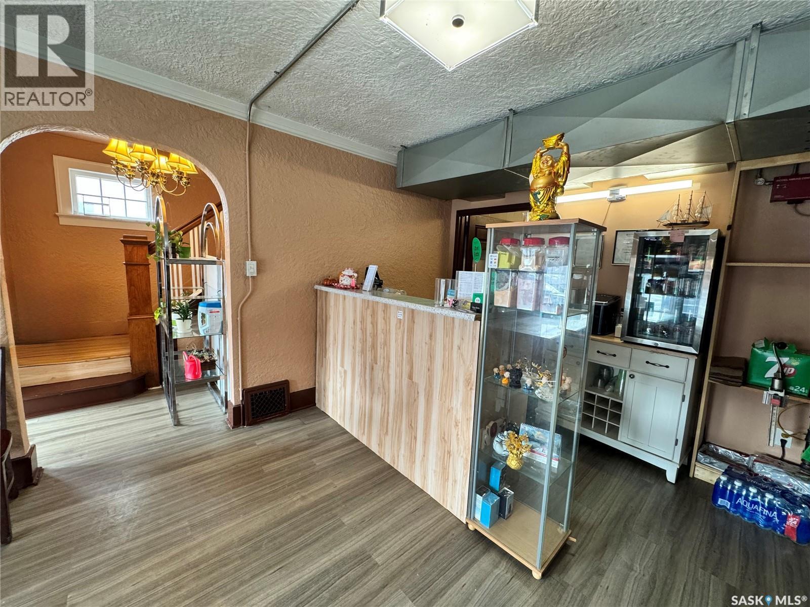 2416 14Th Avenue, Regina, SK