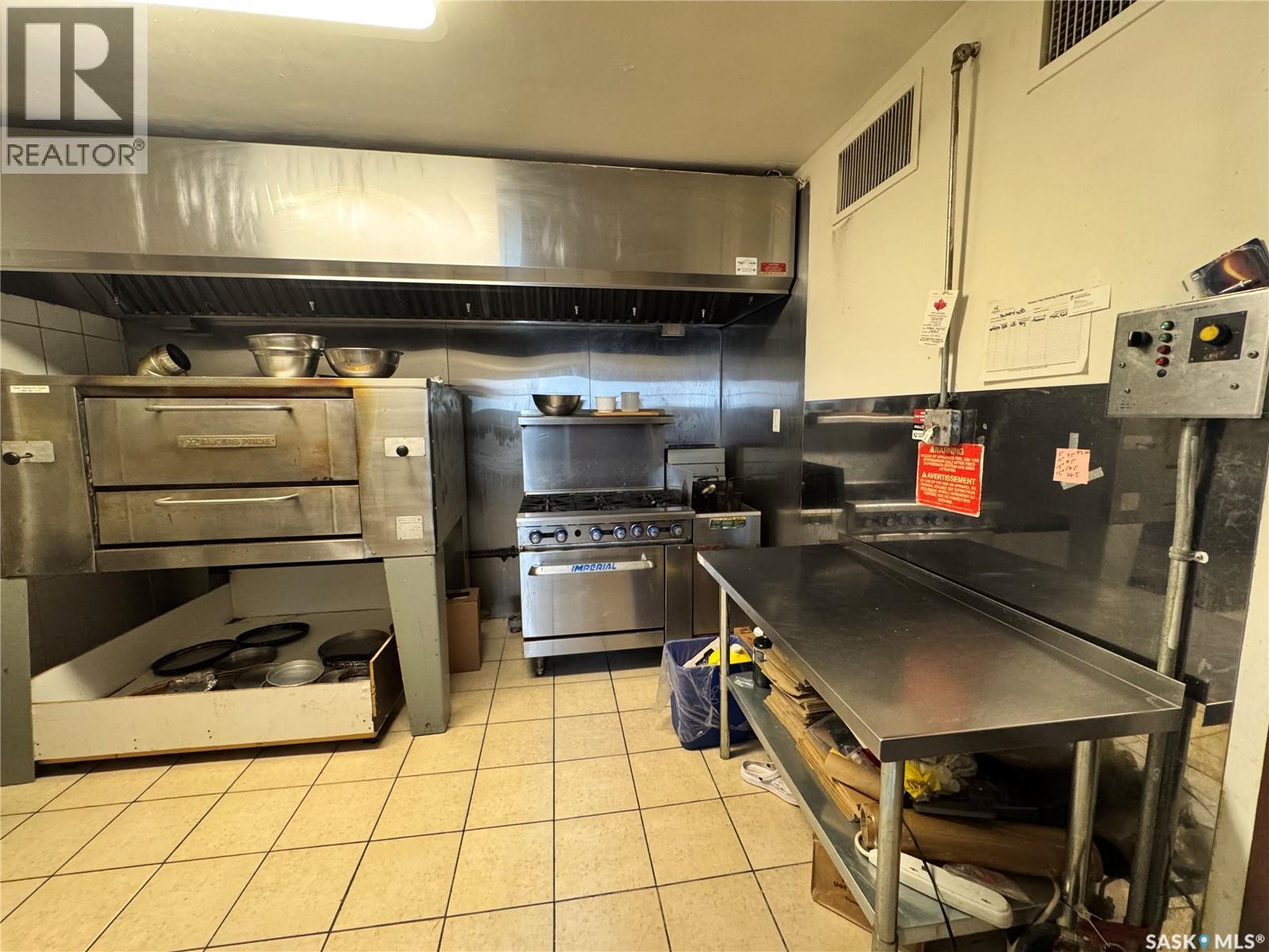 2416 14Th Avenue, Regina, SK