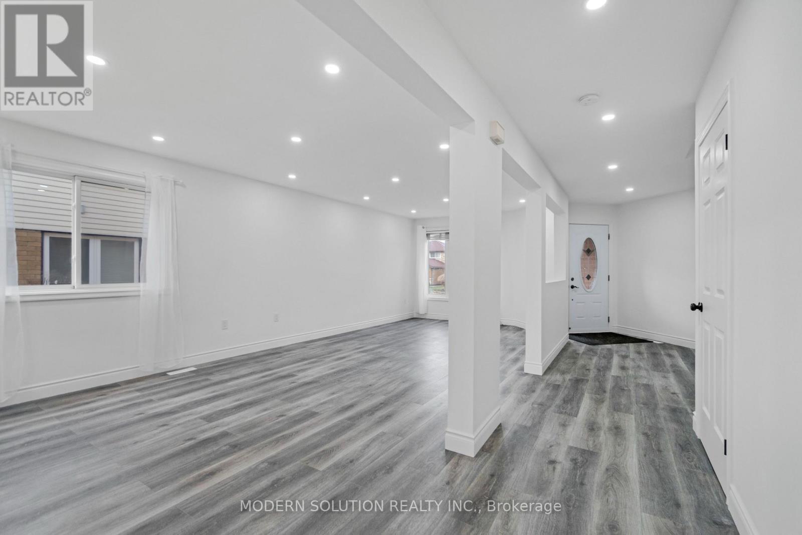 168 Fusilier Drive, Hamilton, ON - Indoor Photo Showing Other Room