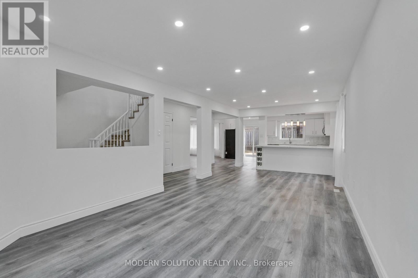 168 Fusilier Drive, Hamilton, ON - Indoor Photo Showing Other Room