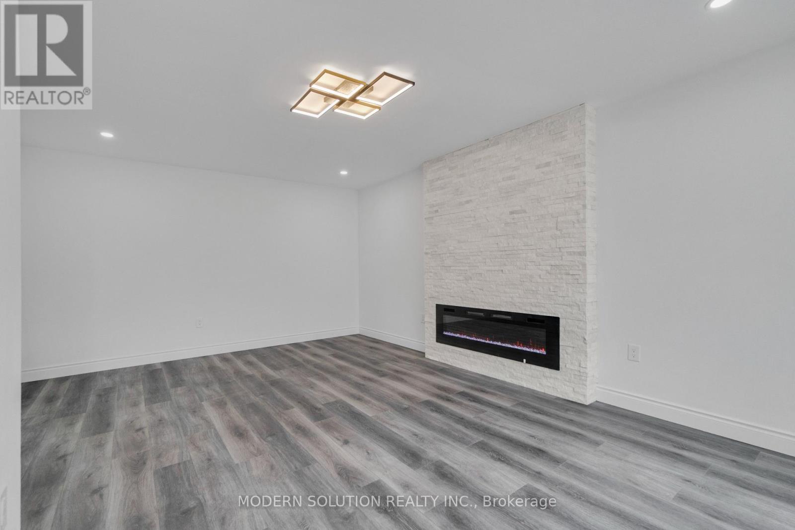 168 Fusilier Drive, Hamilton, ON - Indoor With Fireplace