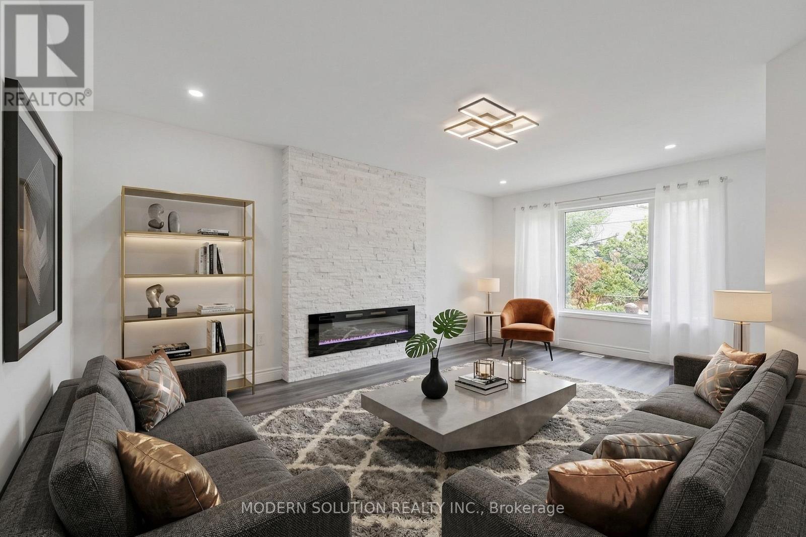 168 Fusilier Drive, Hamilton, ON - Indoor Photo Showing Living Room With Fireplace