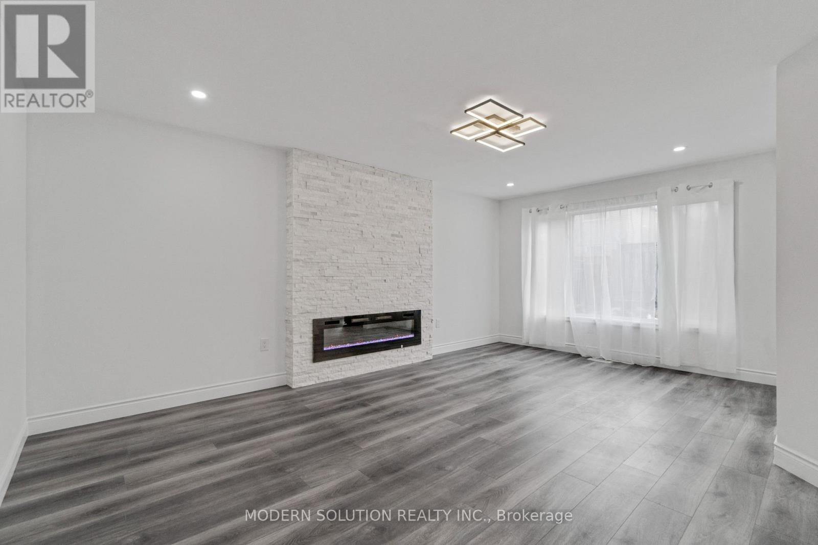 168 Fusilier Drive, Hamilton, ON - Indoor With Fireplace