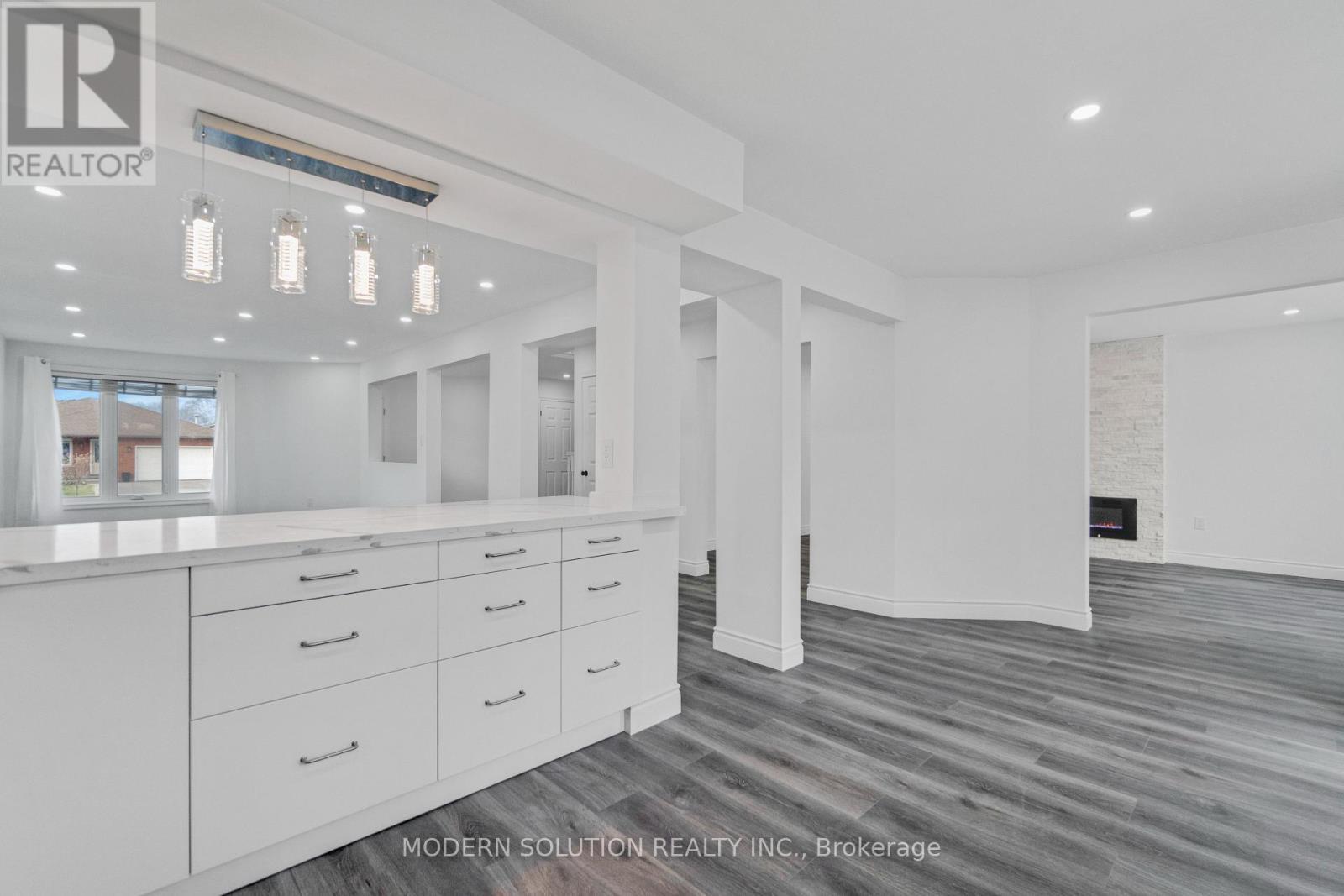 168 Fusilier Drive, Hamilton, ON - Indoor Photo Showing Other Room