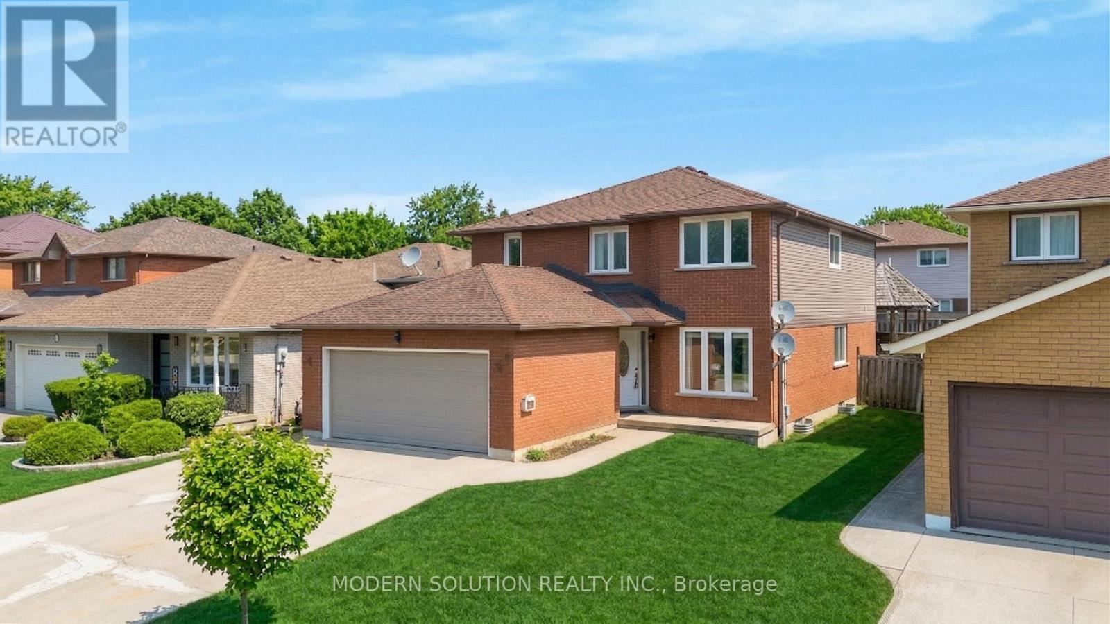 168 Fusilier Drive, Hamilton, ON - Outdoor