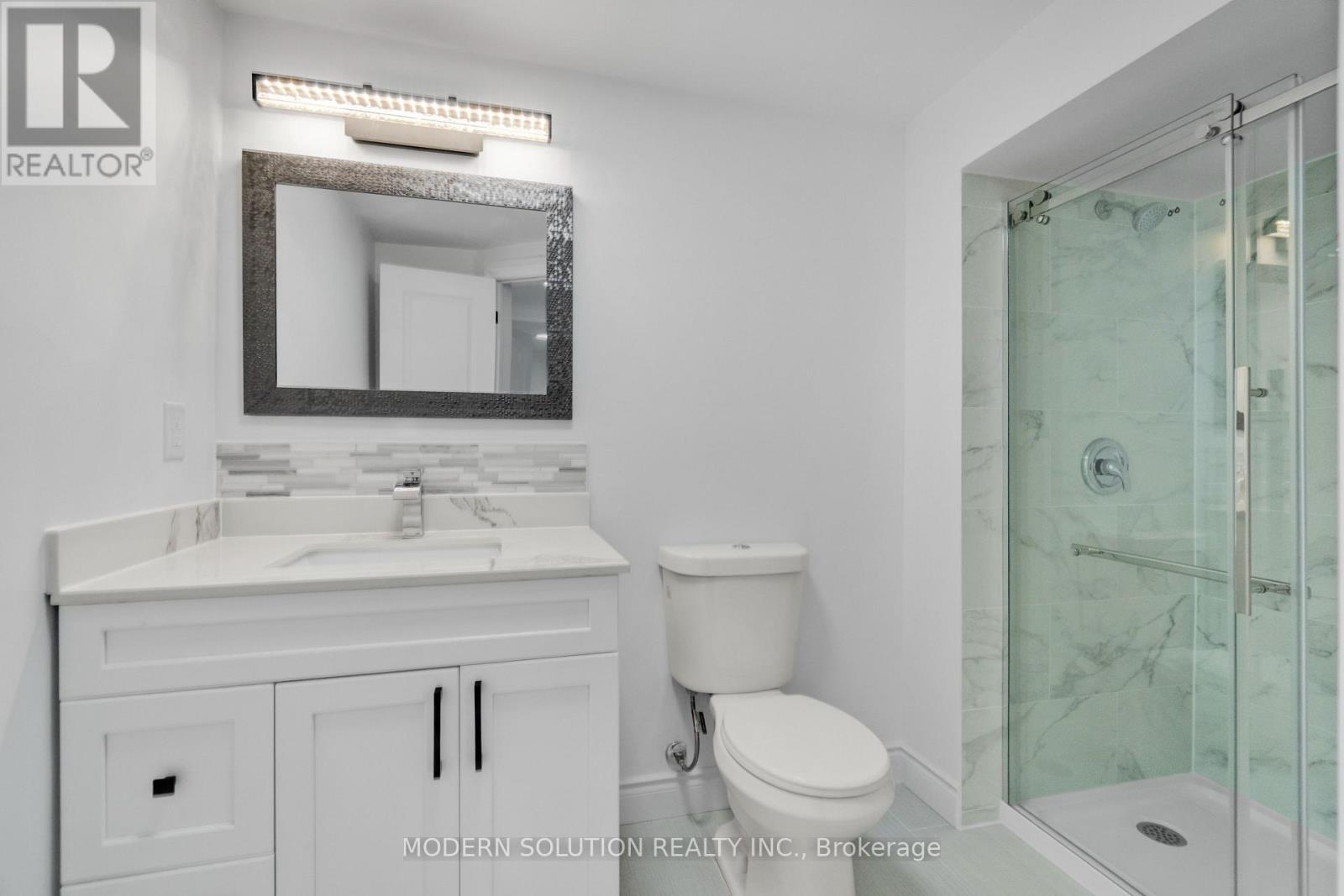168 Fusilier Drive, Hamilton, ON - Indoor Photo Showing Bathroom