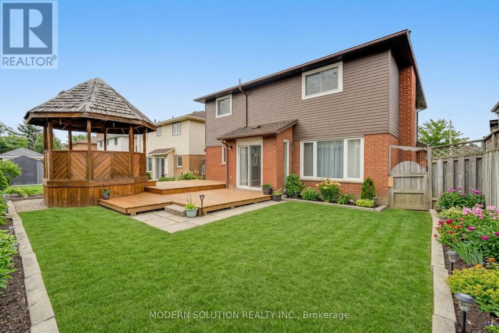 168 Fusilier Drive, Hamilton, ON - Outdoor