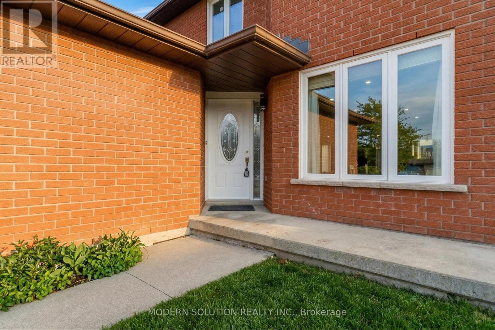 168 Fusilier Drive, Hamilton, ON - Outdoor With Exterior